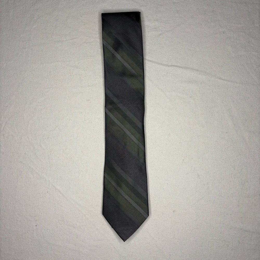 Calvin Klein Tie - Grey And Green Stripped NeckTie 57"x3" 71% Silk & 29% Viscose
